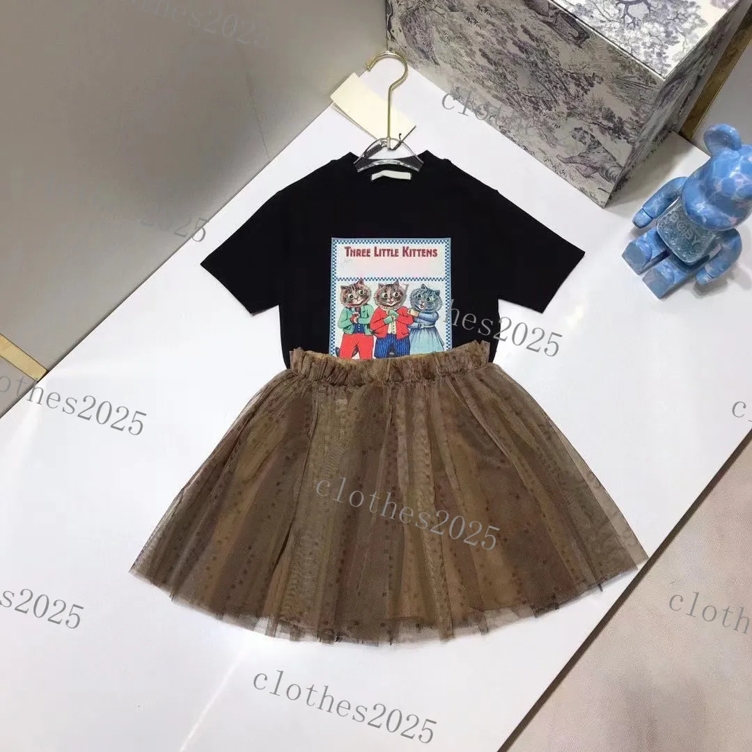 Nieuwe luxe designer Kids T-shirt Veil Rok mode Brits modiemerk Summer Childrens Treasures en Girls Cotton Tweed-delige luxe ontwerper Hoodie Rok Tops