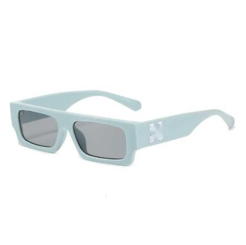 Offs de moda Os óculos de sol luxuosos da marca quadrada Marca Sunglass Arrow x Black Frame Eyewear Trend Sun Glasses Bright Sports Travel Sunglasse Luoid9nf