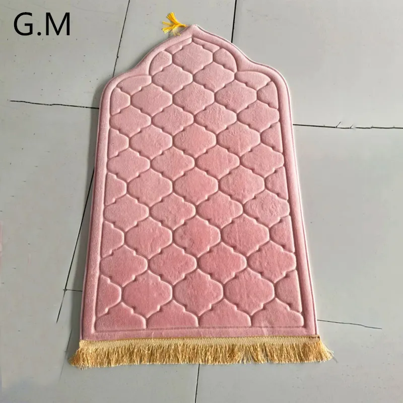 Tapis tapis de prière pour musulman Ramadan flanelle tapis culte s'agenouiller gaufrage sol antidérapant doux Portable tapis de voyage 230525