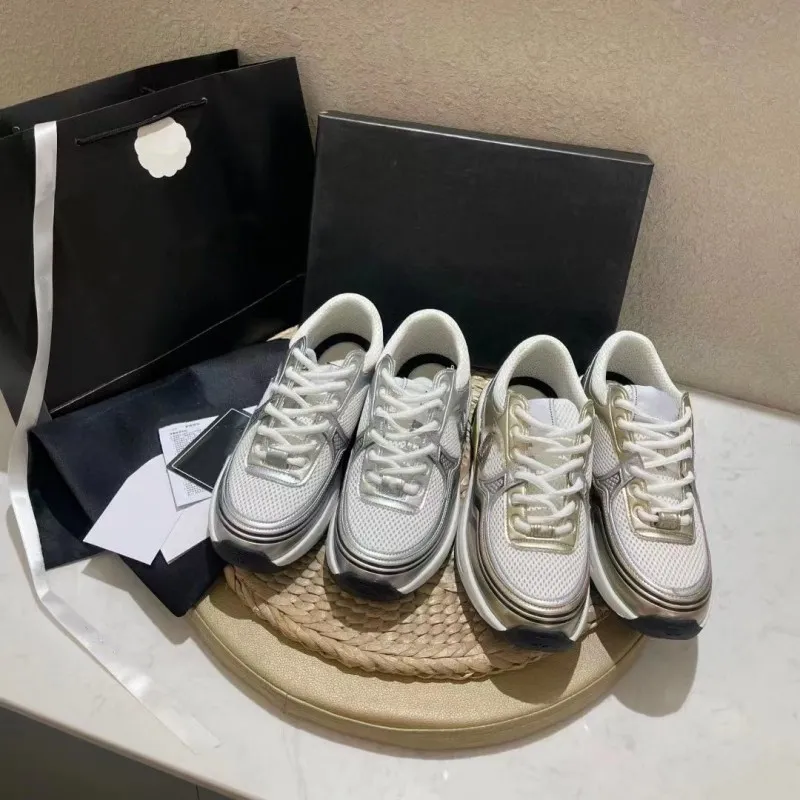 Sneaker chan sales