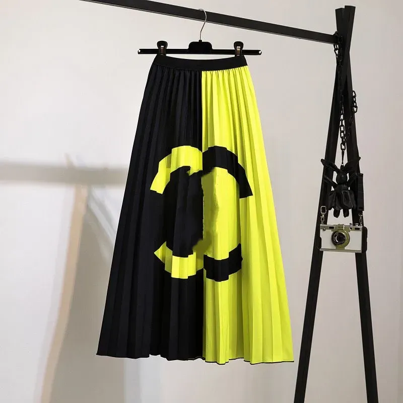 Desinger Skirt New Pleated Skirt Fashion Letter Print Lady Summer Skirt A Line Designed Dress with Floral Decoration Elastic Waist Plus Size Fit All Sizes