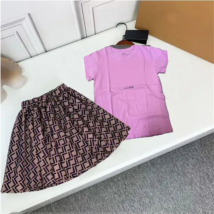 Designer Enfants Vêtements Ensembles Classique Marque Bébé Filles Vêtements Costumes Mode Lettre Jupe Robe Costume Vêtements Pour Enfants 3 Couleurs Haute Qualité Jupe Courte