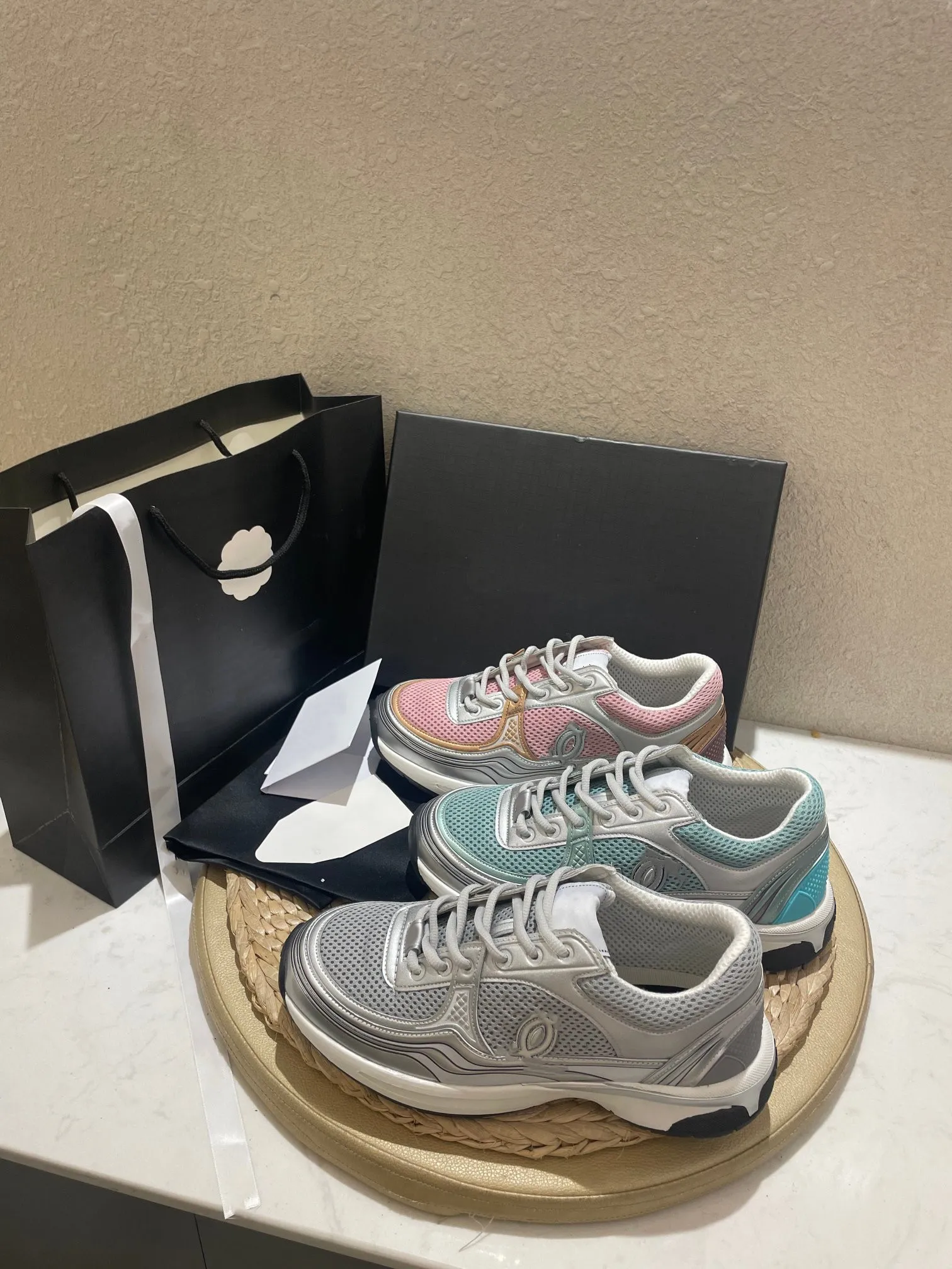 Chan C Designer Sneakers Calfskin Casual Shoes Reflective Interlocking C Runner Vintage Mesh Leather Trainers All match Stylist Sneaker Patchwork