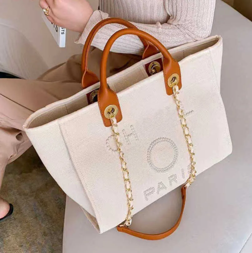 Designer Underarm Chain Shoulder Bag: Small Square Texture Crossbody With  Brand Logo 1RB Outlet Sale From Luxurys_handbagsco, $12.86 | DHgate.Com