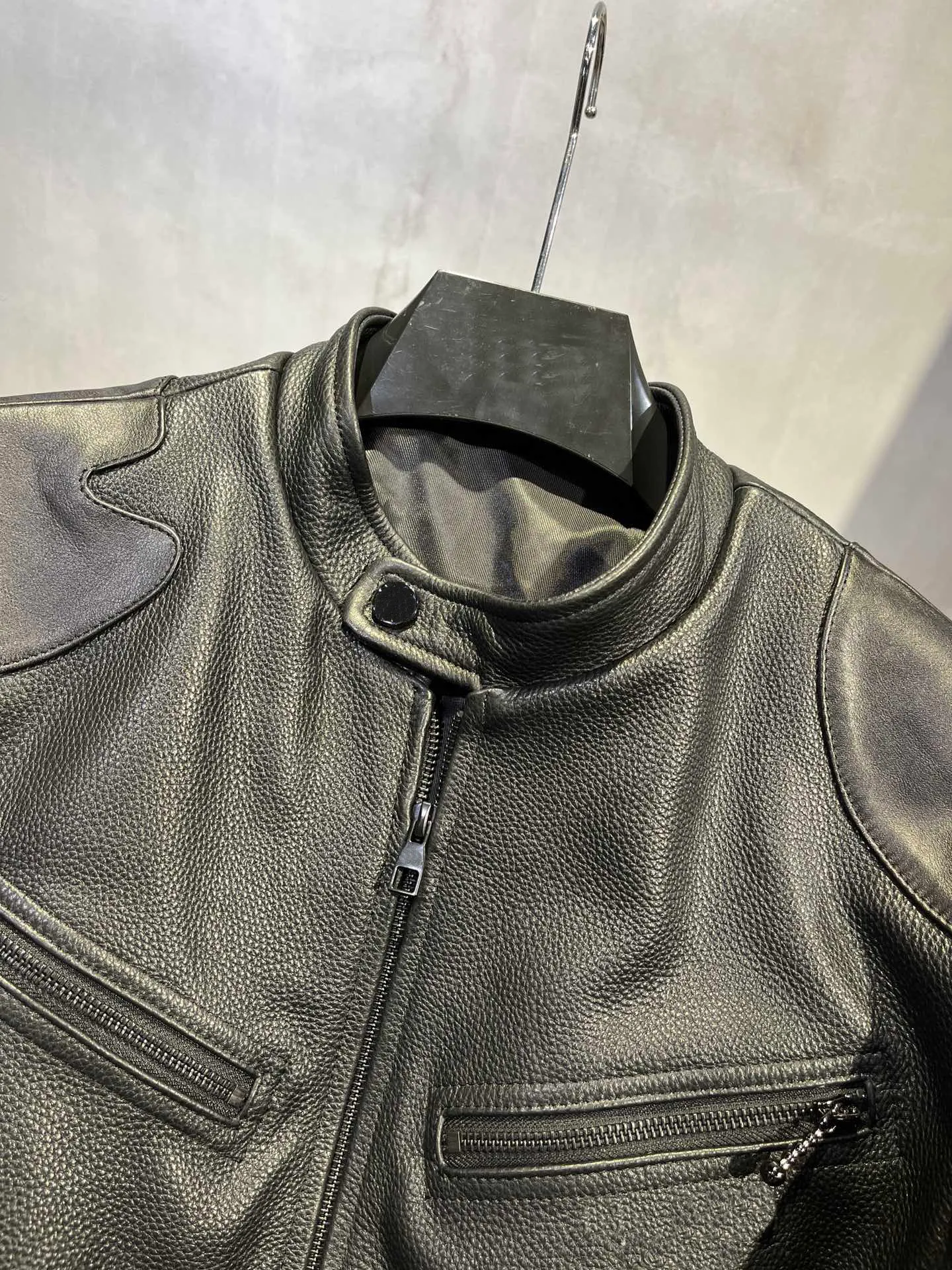 High quality designer fine texture stand collar brand mens casual motorcycle leather jacket_voghion.com