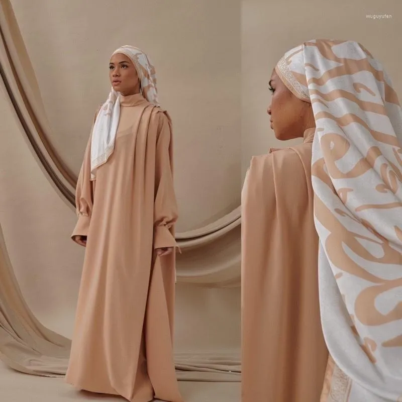 Abbigliamento etnico Donne musulmane Abaya Medio Oriente Dubai Abito di grandi dimensioni Eid Indumento da preghiera Copertura completa Abito Ramadan Abaya islamico