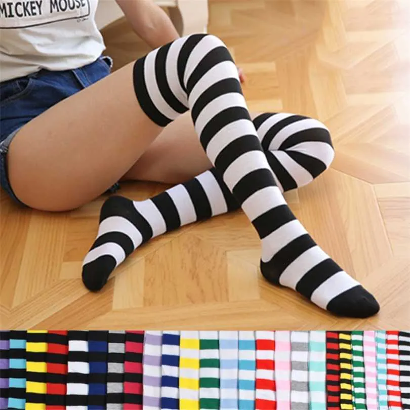 20% OFF Ribbon Factory Store Nouvelles couleurs de la mode japonaise rayures flamboyantes longues jambes Kawaii sexy chaussettes femmes sur le genou