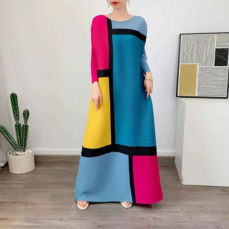 カジュアルドレスコントラストプリーツ女性の2023年の夏のドレスゆるい大きいサイズの幾何学的な色のマッチアインラインスカート長