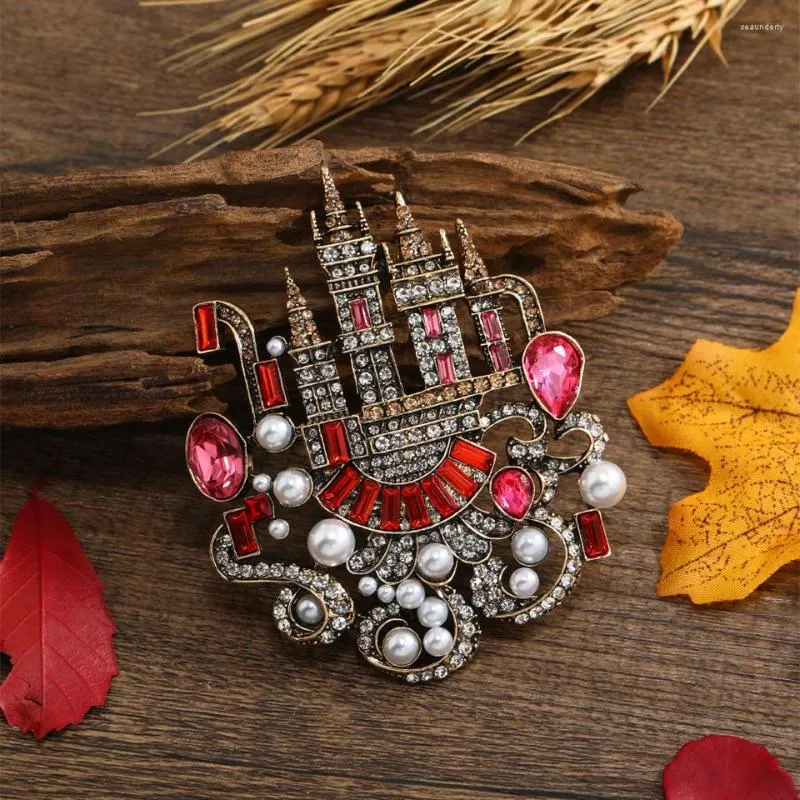 Brooches Morkopela Vintage Castle Rhinestone Fashion Personality Colored Crystal Pearl Weddings Party Casual Brooch Pins Gifts