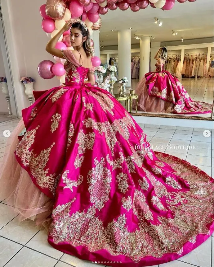 Fuchsia rosa puffy kjol quinceanera klänningar 2023 av axelpärled applikation vestido de la prinsesa jasmine de aladdin