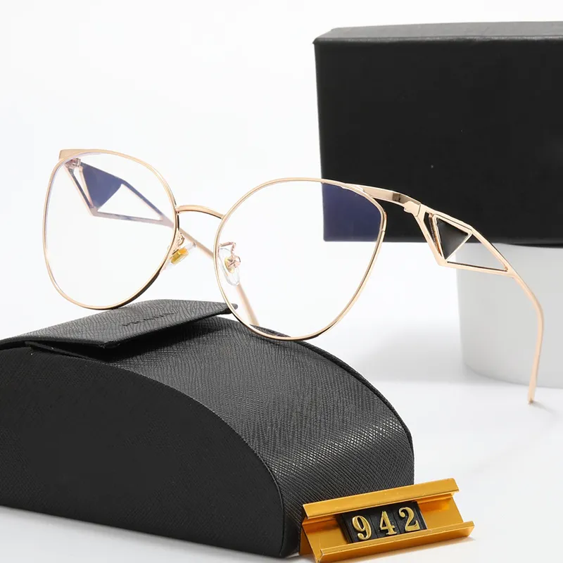 Polarized Fashion Sunglasses: Classic Retro Design, UV400  display picture 2