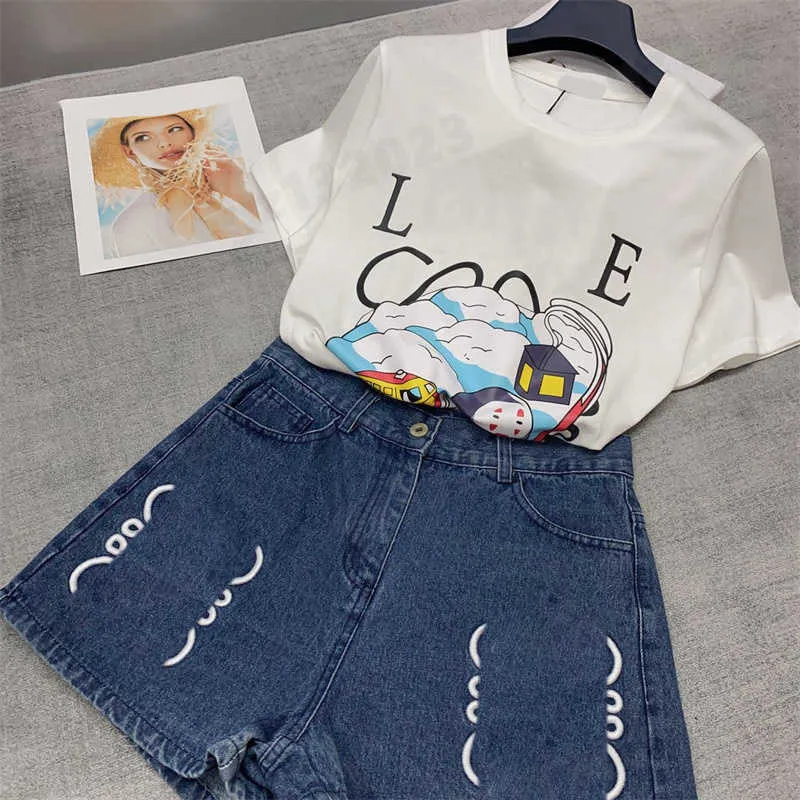 Camiseta Feminina De Grife Com Shorts Jeans Agasalho De Treino