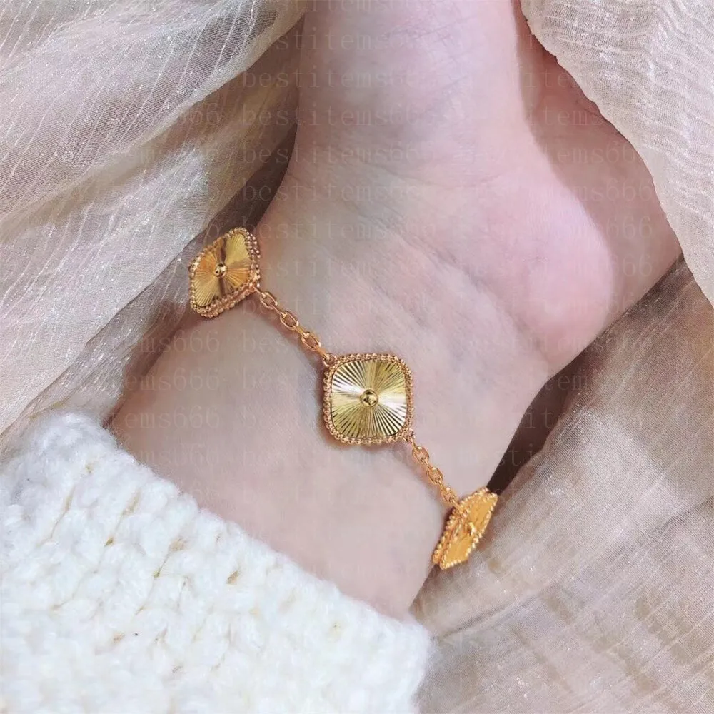 Clover charm bracelet 2025