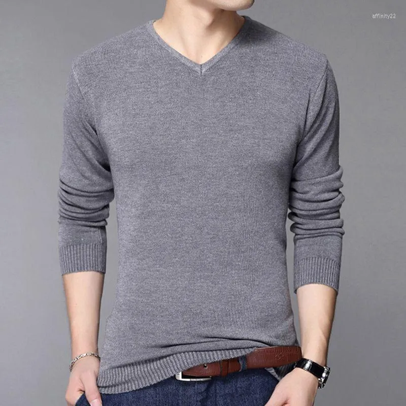 Męskie swetry 2023 Koreańskie szczupły kolor SWEAT Zimowe długie rękawy ciepłe dzianiny