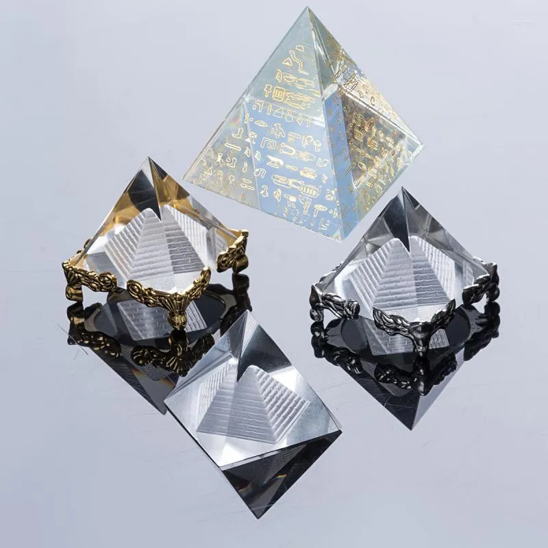 Décorations de jardin Artisanat en cristal Cadeaux créatifs Ornements de bureau Triangle Or Écriture Pyramide