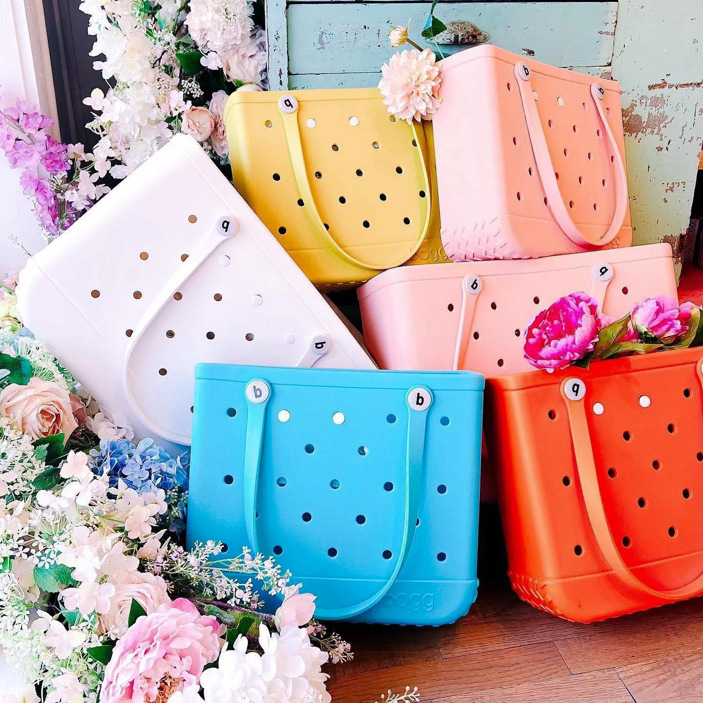 Large coral bogg bag best sale