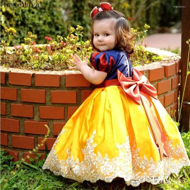 La ragazza veste il bambino classico per il matrimonio in raso di pizzo o collo abiti da festa per bambini manica ad aletta primo compleanno per bambini