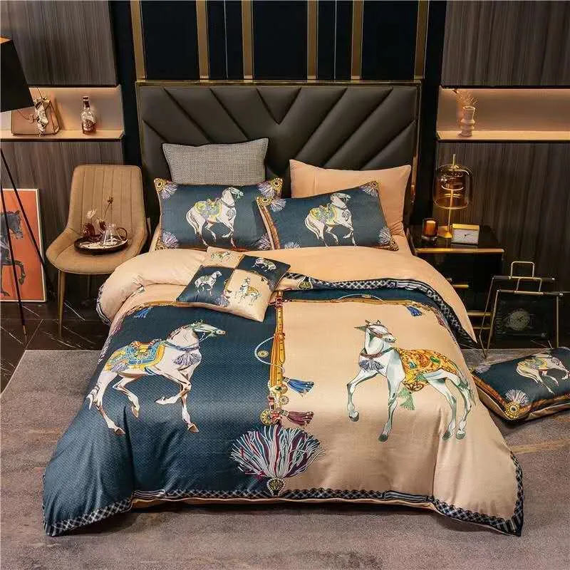 Ensembles de literie design orange de luxe de marque Vert cheval de soie imprimé reine taille housse de couette drap de lit mode taies d'oreiller couette