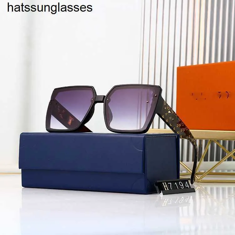 2022 nouveau INS pare-brise lunettes de soleil femmes cadre résistant à l'humidité UV lunettes maille rouge grand cadre lunettes de soleil deux pour un