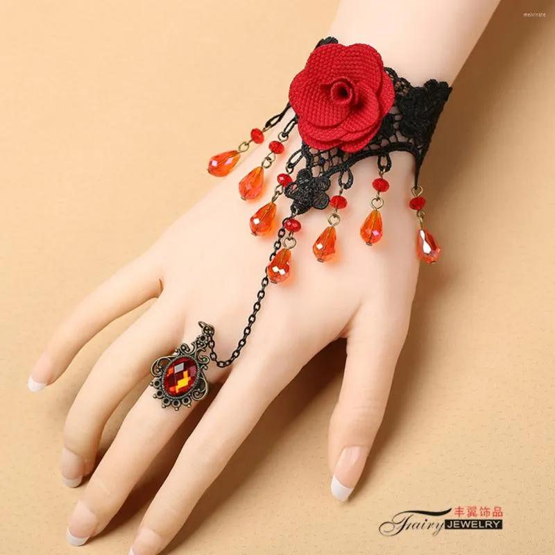 Link Bracelets Personality Net Celebrity Retro First Ornament Red Rose Black Lace Crystal Bracelet With Finger Ring Integrated Chain Female