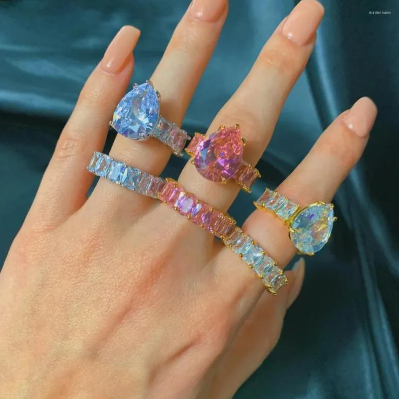 Cluster-Ringe Iced Out Bling Gold gefüllt Tropfen rosa CZ Ring für Mädchen Frauen Baguette Verlobungsband Luxus Fingerschmuck