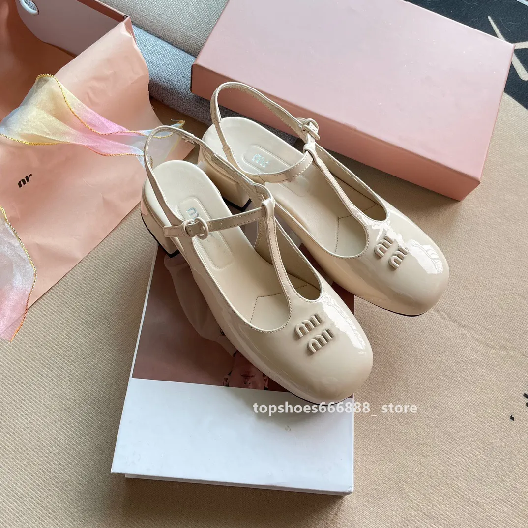 Lyxdesignerskor för kvinnor 2023 Högkvalitativ runda huvudkvinnor Flats Summer Mary Jane Flats Buckle Strap Miu Shoes Ladies Zapatos Planos Sandal