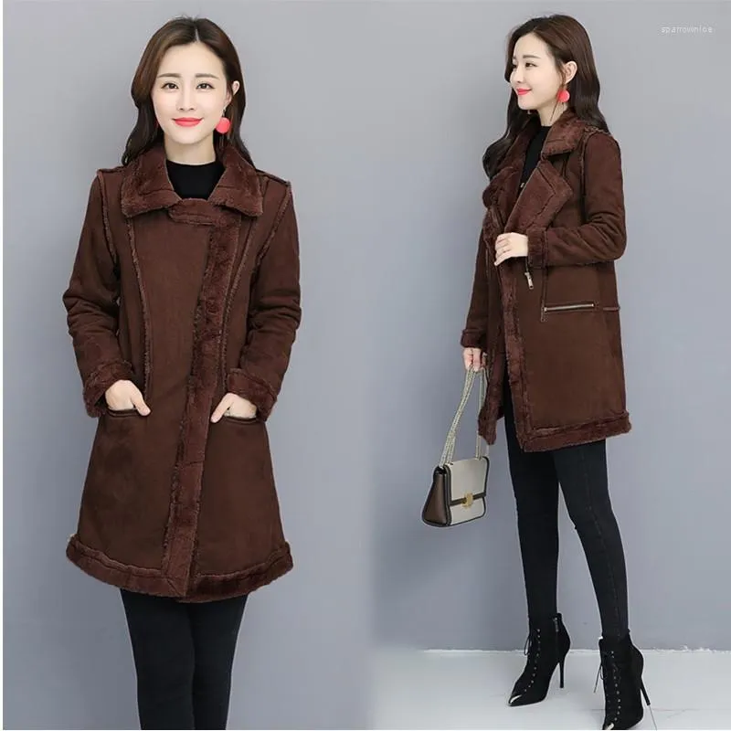 Trench da donna Cappotto di agnello di alta qualità Donna 2023 Abbigliamento invernale Giacca da donna in pelle scamosciata Caldo cotone Manica lunga Elegante 2063