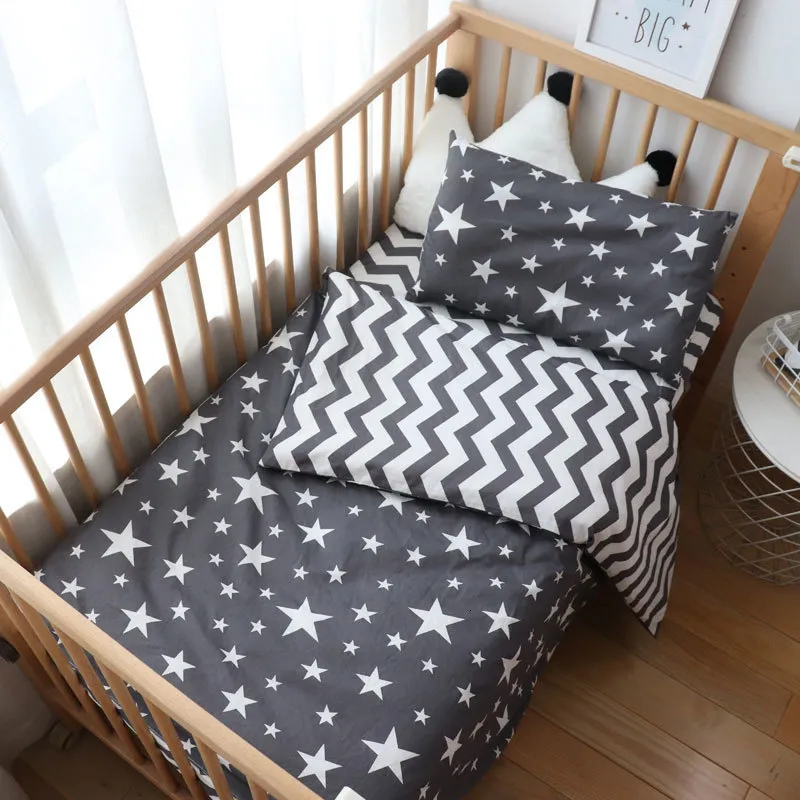 Mats 3PCS Zestaw pościeli dla niemowląt dla Borns Star Wzorka dla dzieci łóżko Linen Boy Pure Cotton Tkane łóżeczko kołpakowe osłonę Pillocase Arkusz 230526