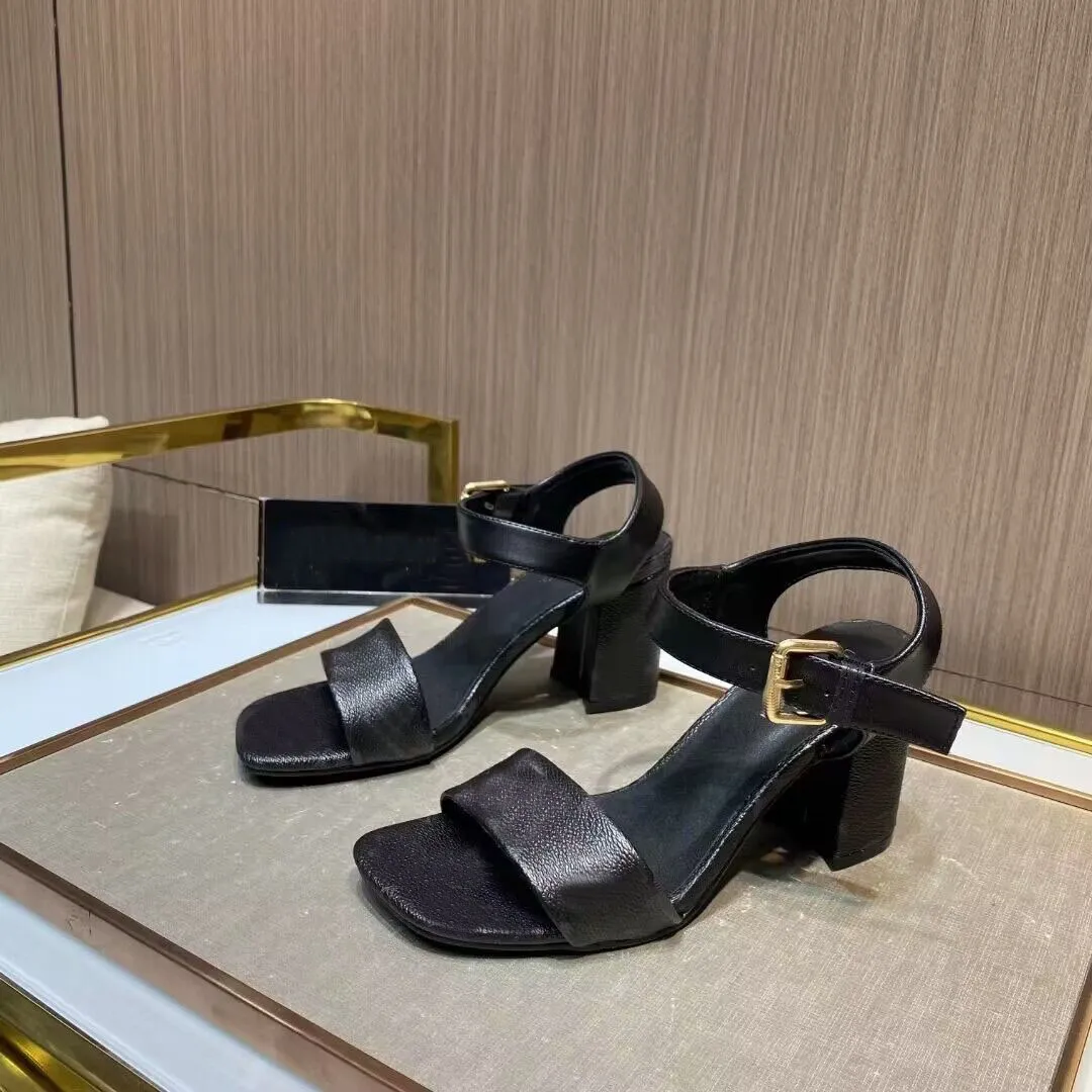 Star Trail Sandal Luxury Designer Damer Kvinnor Calfskin Ankle Strap Chunky High Heel Sandal Silvertone Buckle Shoes 34-40