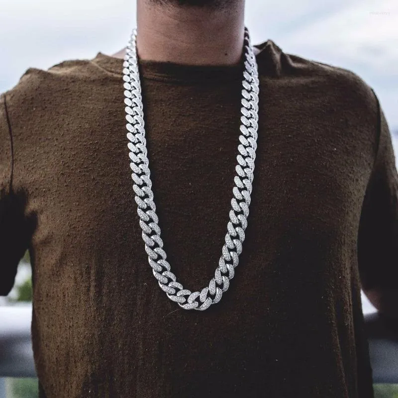 Kedjor 20 "24" 28 "Kubik av högsta kvalitet Zirconia Cuban Link Miami Chain Layer Fashion Luxury Cool Golden Boy Men Necklace