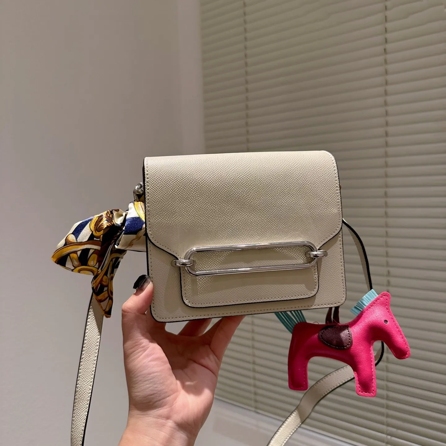 Leather purse outlet hot sale