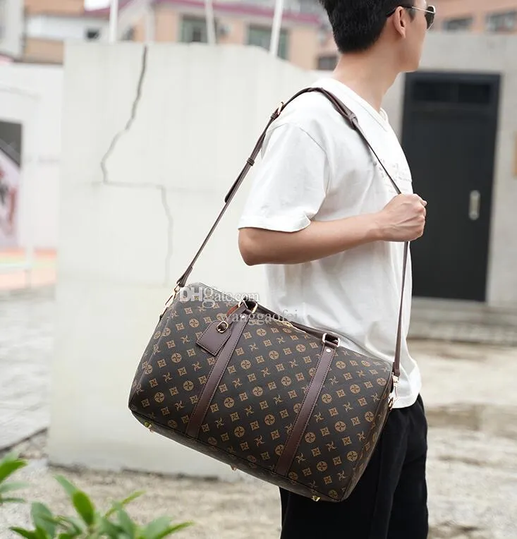 Luxury Designer Leather Duffle Bag for Men and Women 55cm Travel Luggage Handbag with Contrast Color