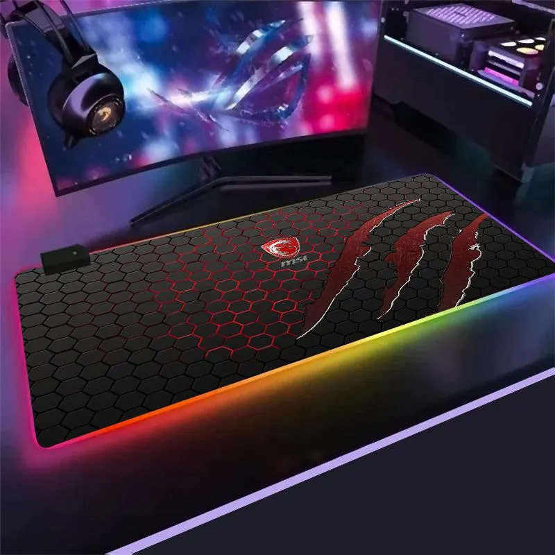 RESTS 2021 Nouveau design MSI Mouse Pad LED RGB Big Taille xxl Gamer Antislip Rubber Pad Play Play Play Gaming pour clavier Mat d'ordinateur d'ordinateur portable