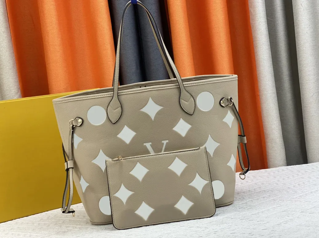 Дизайнерские женщины Тота Сумка роскошь никогда не выполняет сумочки MM MM Shopping Bags Toptaination кожаные тисненные цветы буквы