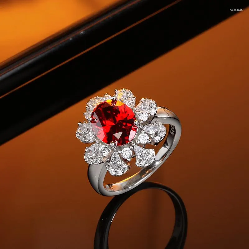 Klusterringar koreansk stil nisch delikat blomma diamant rubin ring s925 sterling silver söt kronblad mångsidig romantisk smyckespresent