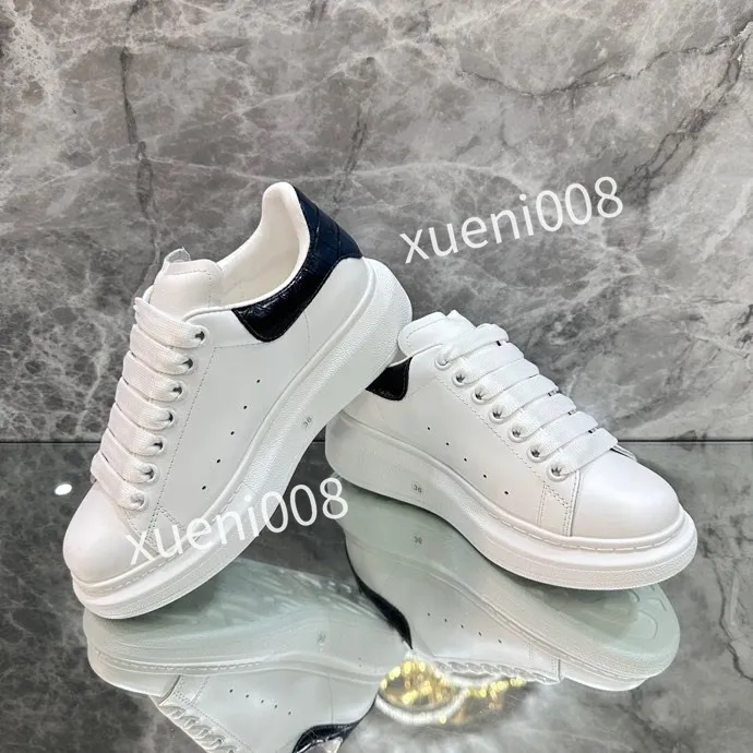 2023NEW Fashion Womens Quality Casual Shoes Designer Läder Lace-Up Sneaker Running Trainers Letters Flat Printed Sneakers