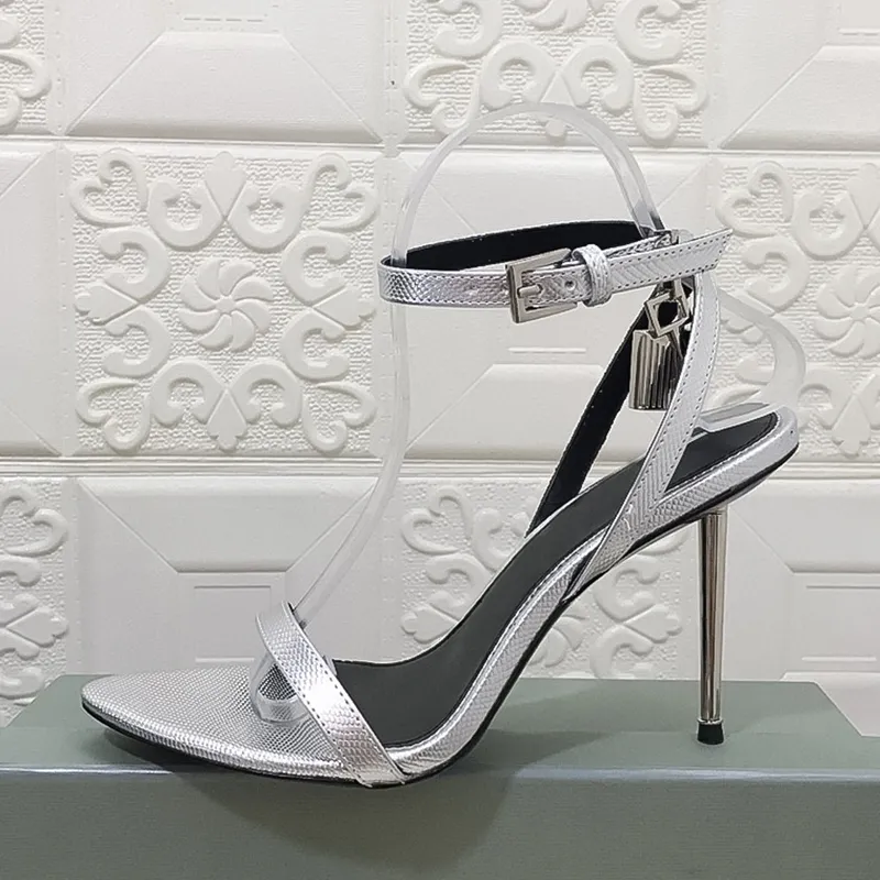 Silver Slim High Heeled Womens Shoes Luxury Designer Leather 2023 Summer Pointed One Line med nya spännband Sandaler 10.5 cm storlek 35-43+Box