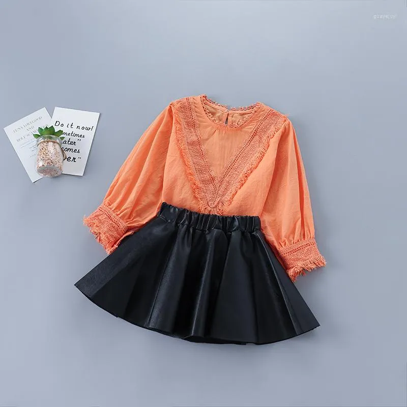 Kledingsets 2-7 jaar Hoogwaardige Girl Set 2023 Autumn Fashion Casual Orange Solid Shirt Leather Rok Kid Kinderen