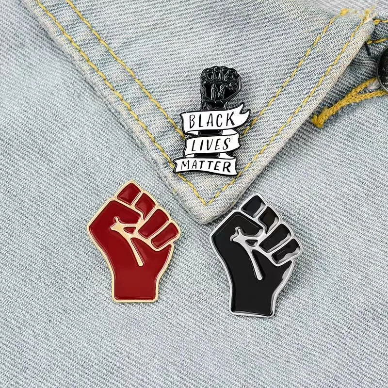 Broschen Großhandel Black Lives Matter Man Raised Fist Legierung Brosche Abzeichen Emaille Anstecknadeln Ausschnitt Schmuck Geschenke für Freunde