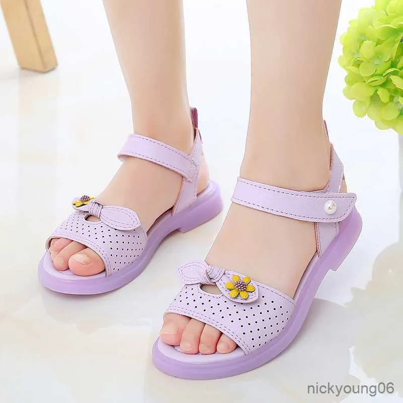 Sandali Sandali da ragazza Fiori Scarpe da spiaggia per bambini dolci Sandali con fiocco estivo per bambini Principessa Moda Scarpe per ragazze grandi per adolescenti di alta qualità R230529