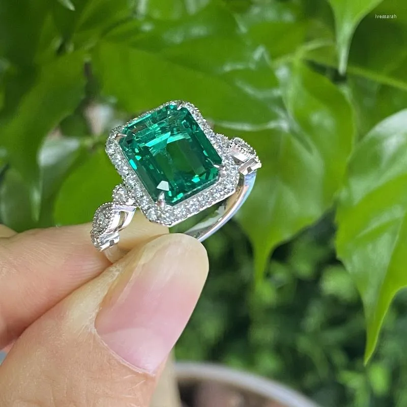 925 Gold Cluster Emerald Ring With Lab Grown Emerald Design Simple Classic Design For Engagement Womens Jewelry Mothers Day And Christmas Gift From Ivessarah 384.77 DHgate.Com