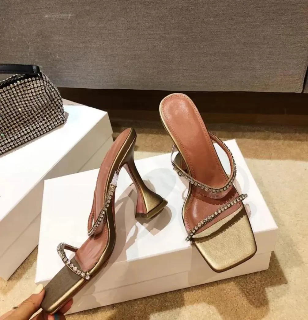 Amina Muaddi Gilda sandálias de couro bronze com cristais enfeitados 22ss sandálias de tira mulas Sapatos de noite Salto feminino com strass Luxur4192482