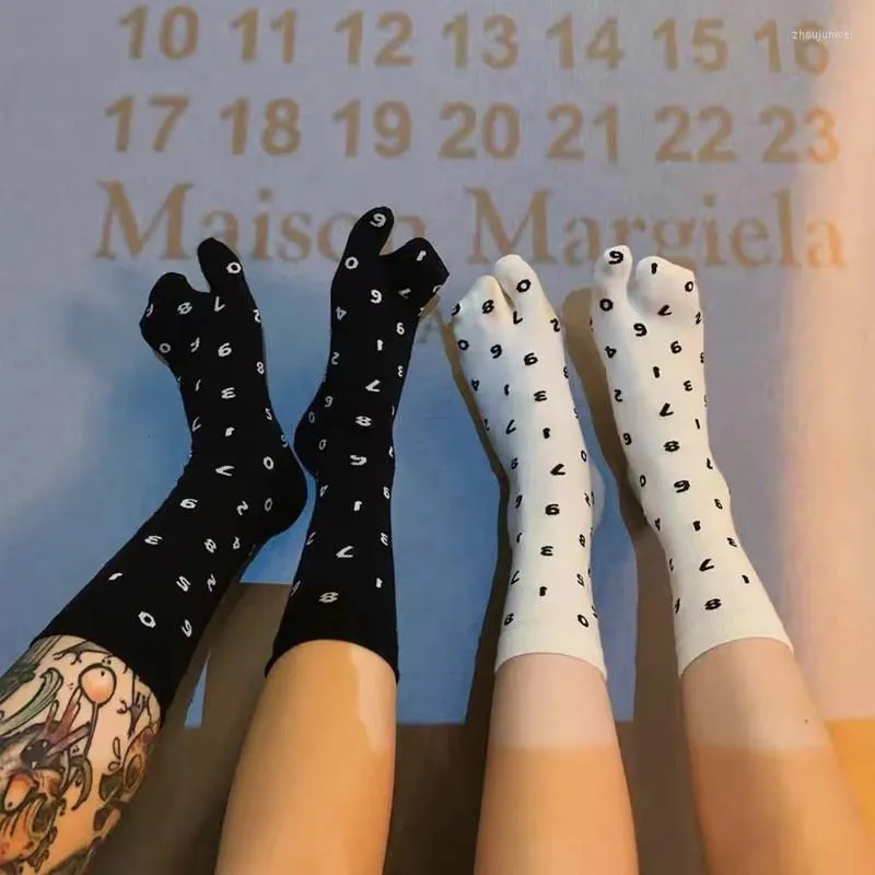 Women Socks Chic Japanese Jacquard Split Toe Fashion Digital Cofted Cotton Two Corean Harajuku Finger Tabi