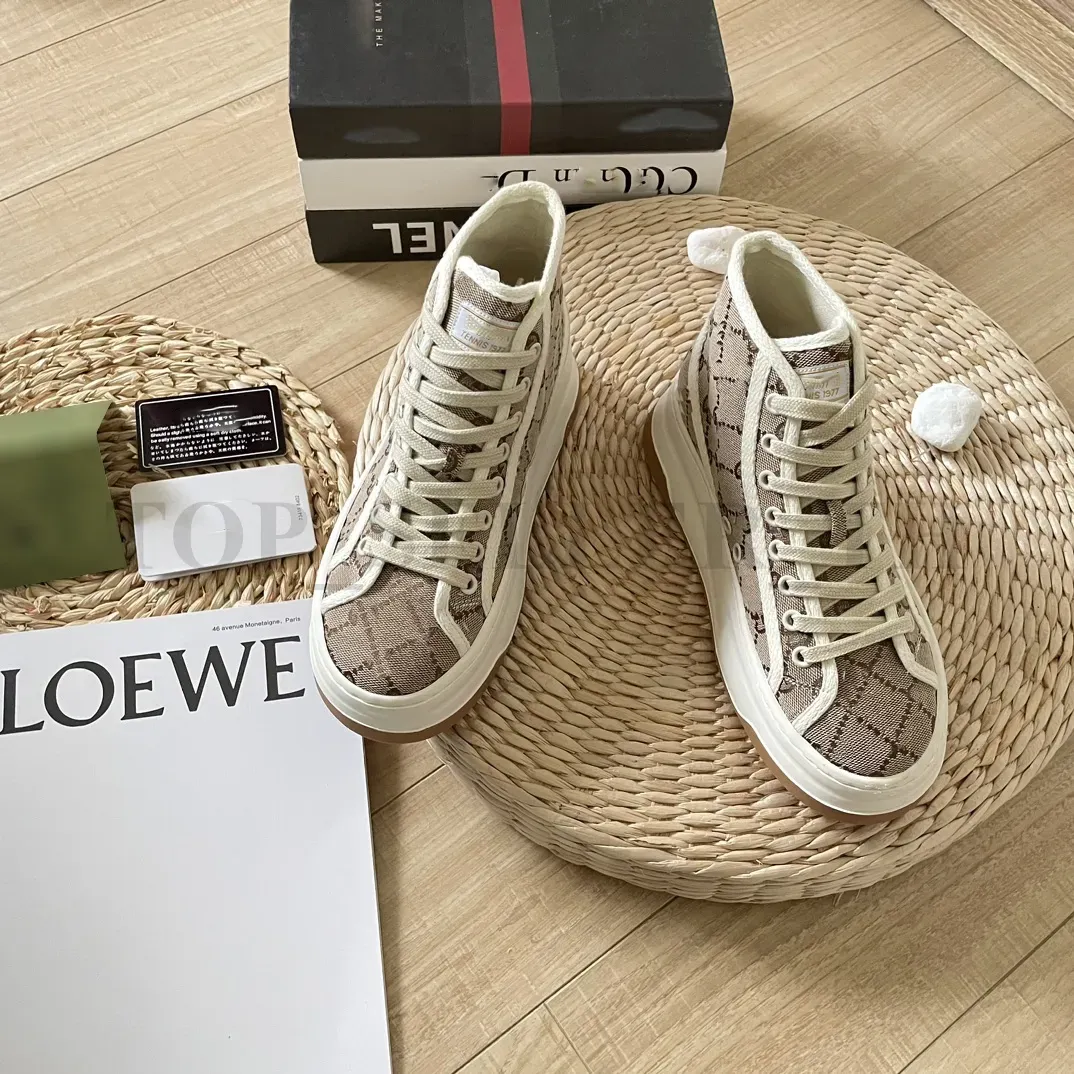 Scarpe con la lettera n new arrivals