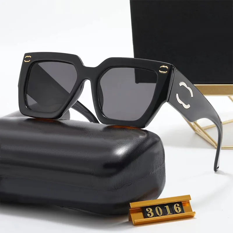Sommar Designer Solglasögon Mode Kvinnor Reseglasögon Herr Stor Båge Goggle 4 färger