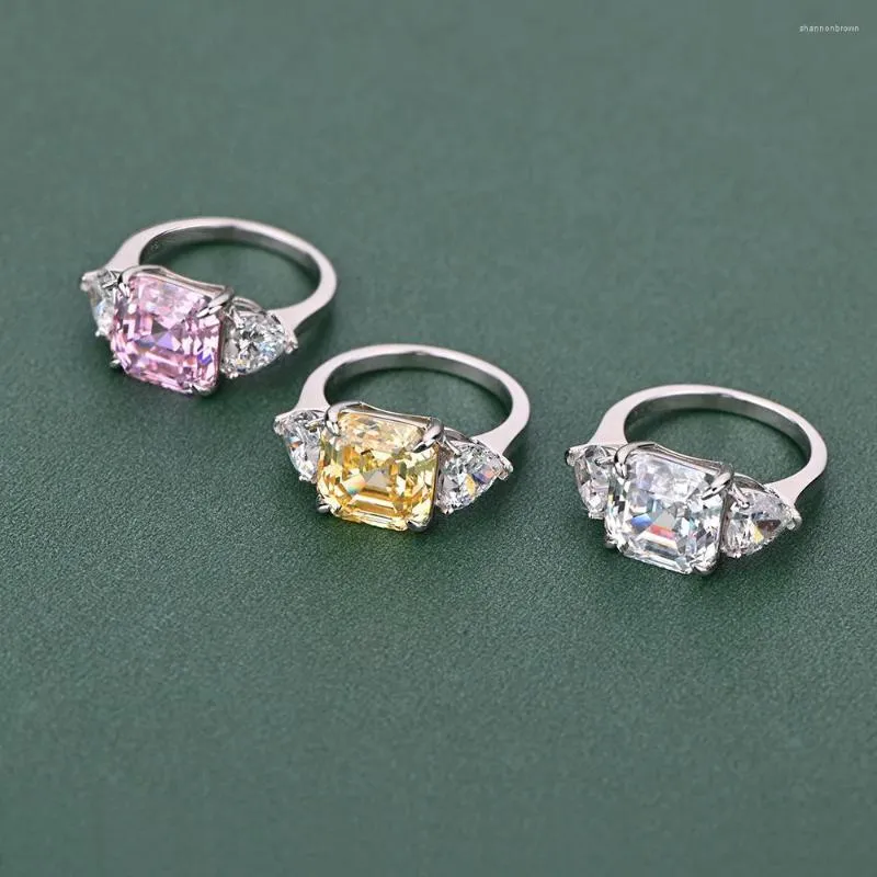 Ringos de cluster Design original 3 Stone High Carbon Diamond Party for Women Fine S925 Jóias 5a anel de noivado cardíaco de zircônia cúbica