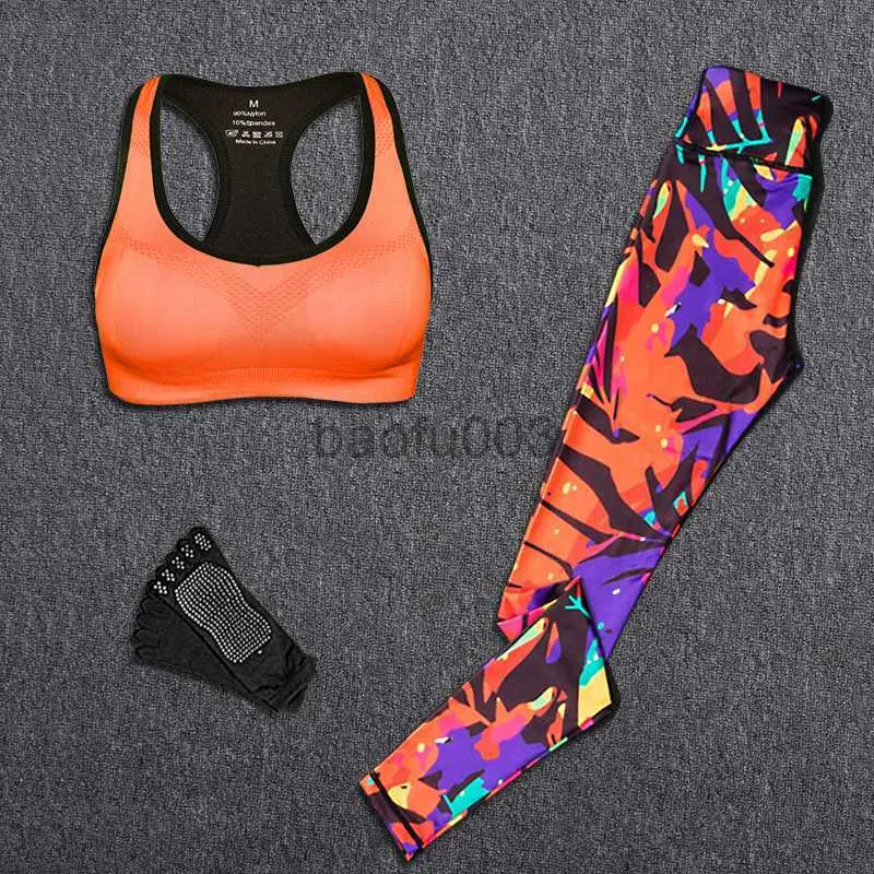 Kvinnors träningsdräkter Set Tracksuit Sportswear Women Outdoor Running Workout Fitness Top Bra Sport Leggings Suit Lady Gym Clothes Free Socks J230525