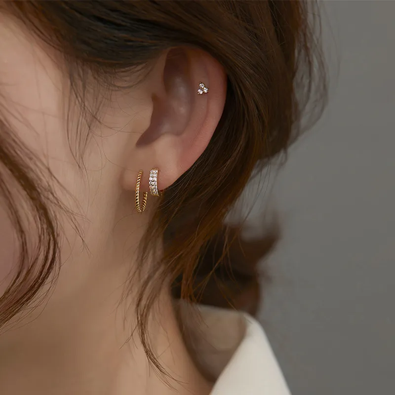 Squisito zircone cubico piccoli orecchini a cerchio per le donne 2022 nuovo temperamento scintillante orecchino di cartilagine color oro gioielli di moda