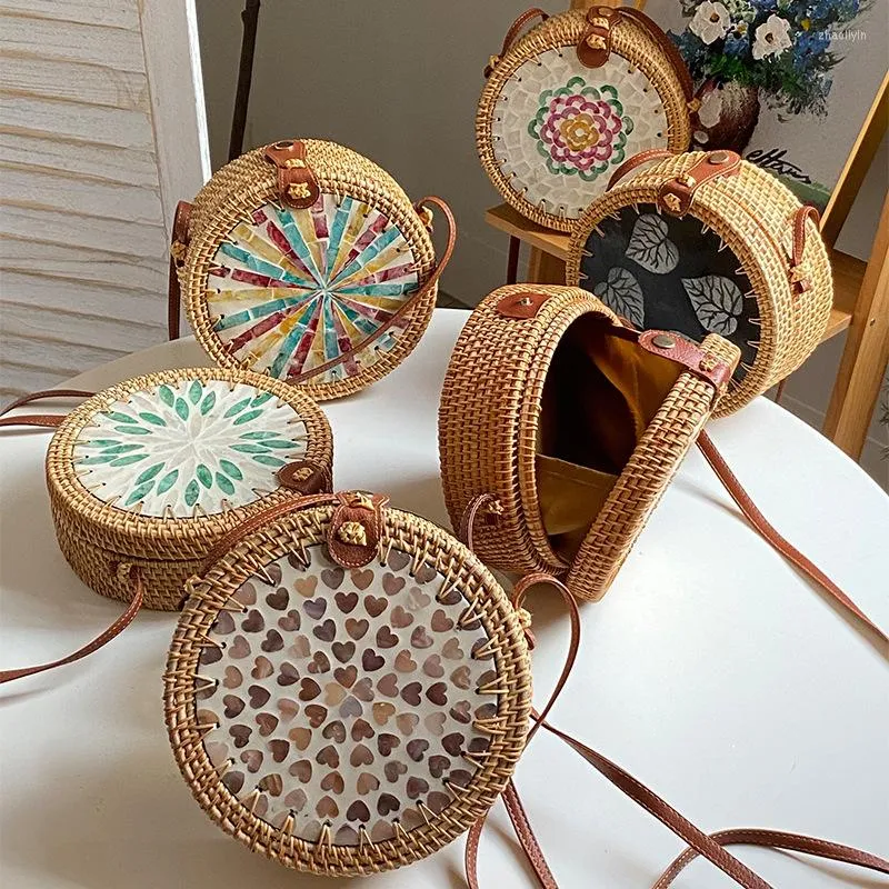 Kvällspåsar 20x8cm cirkel handvävd kvinnor messenger runda retro rattan halm strand crossbody väska god kvalitet bolsa maskulina