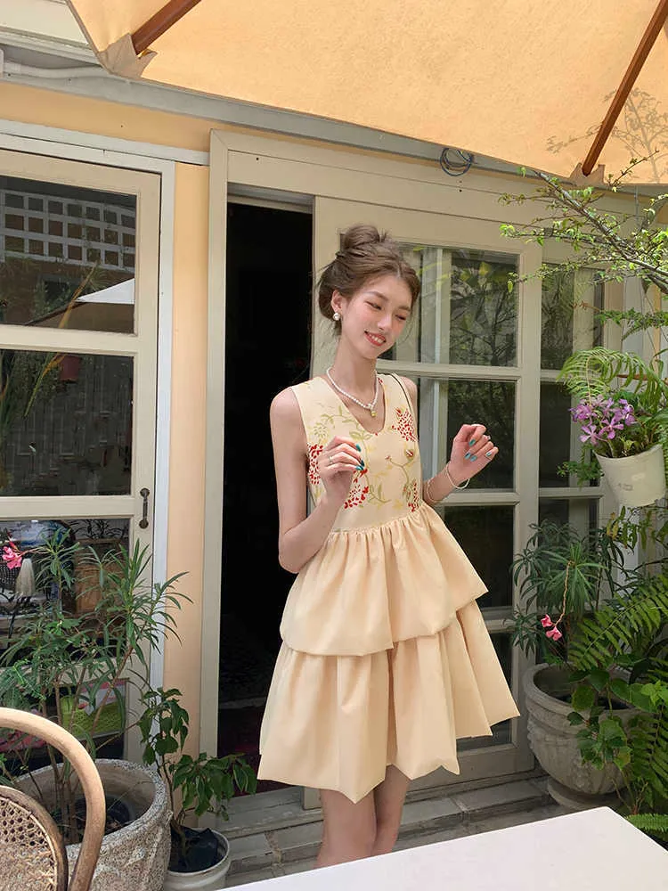 sleeveless knee length summer dress Korean Fashion Sweet Ruffles Cake embroidered dress